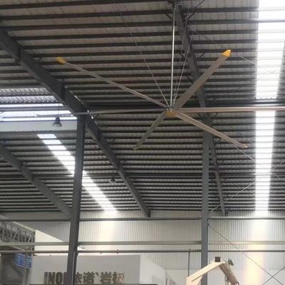 良い価格 380V/220V 1.5KW HVLS 産業用天井扇風機 倉庫の省エネ冷却用 オンライン