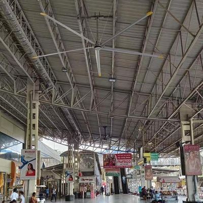 良い価格 5.0m 16FT 電動交流動HVLS工業天井扇風機 PMSMモーター付き オンライン
