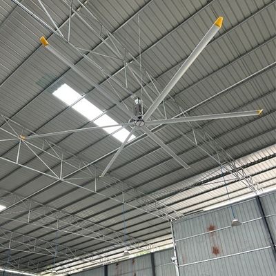 良い価格 20FT産業用HVLS天井扇風機 スリバー グレー 牛棚畜産場のための ODM 対応 メンテナンスの無料ソリューション オンライン